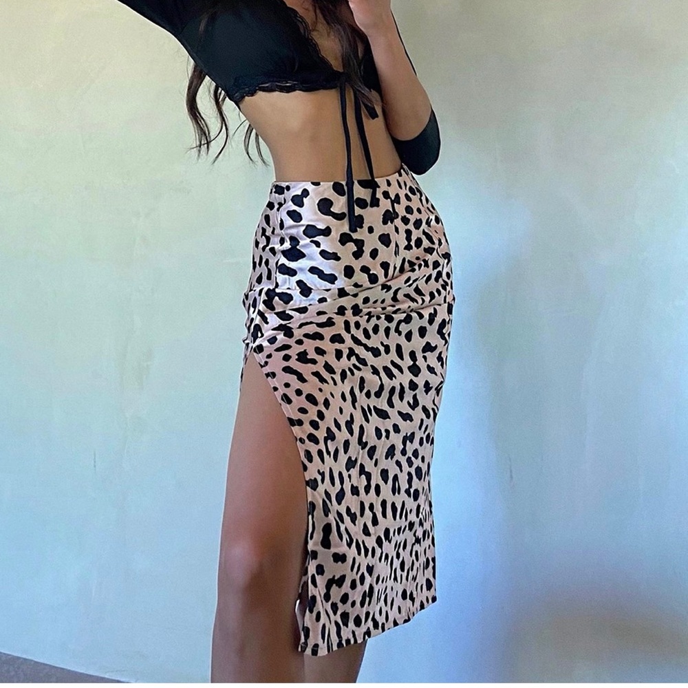 Beautiful Satin midi skirt with side slit!